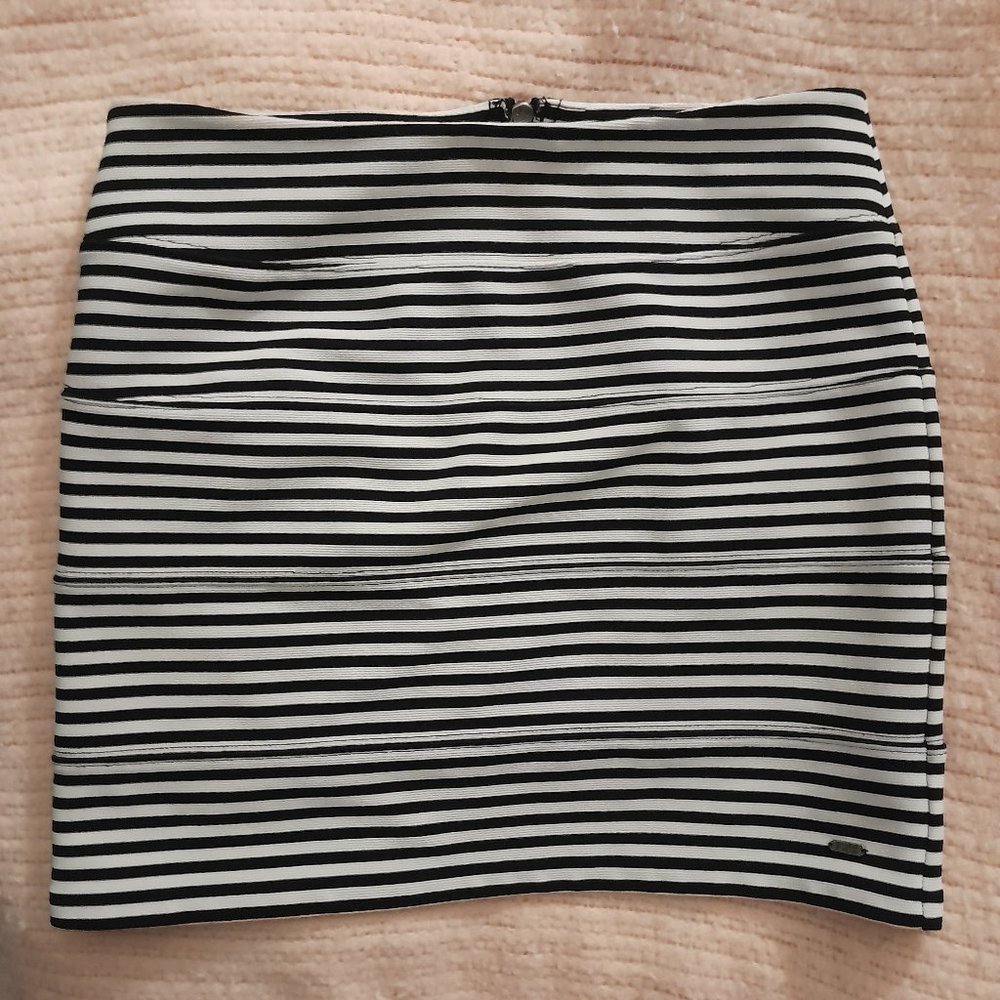 Victoria's Secret PINK white & black striped mini skirt